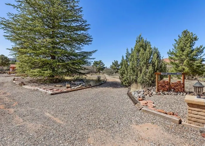 Mid-century Ranch In With Fantastic Red Rock Views