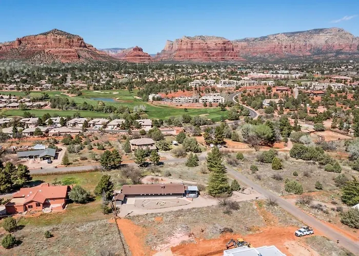 Mid-century Ranch In With Fantastic Red Rock Views Сasa de vacaciones *